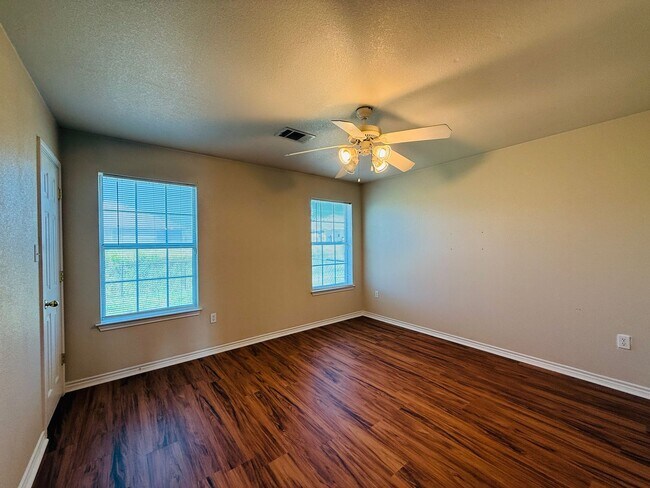 Building Photo - 3107 Yaupon Rd