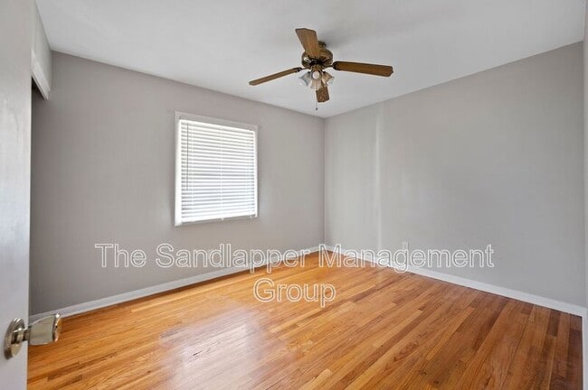 Building Photo - 628 Highwood Cir