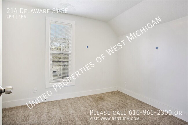 Building Photo - 214 Delaware St SE