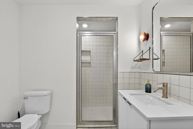 Building Photo - 2007 Cambridge St