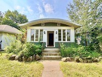 Building Photo - 1320 Altgeld St