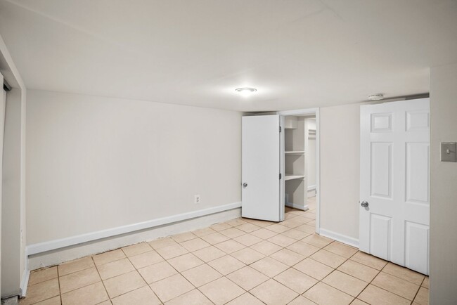 Building Photo - Cozy 2 BR 1.5 Ba Townhome by Patterson Park