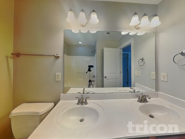 Building Photo - 448 Big Willow Way