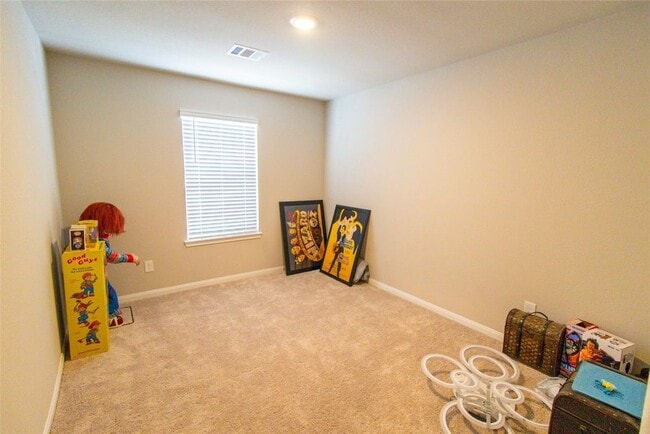 Building Photo - 2221 Middle Rdg Dr