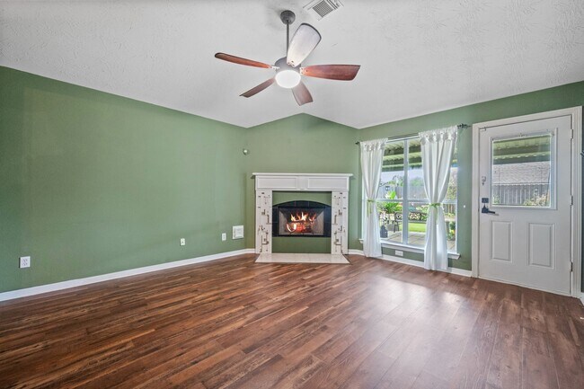 Building Photo - 3330 Red Cedar Dr