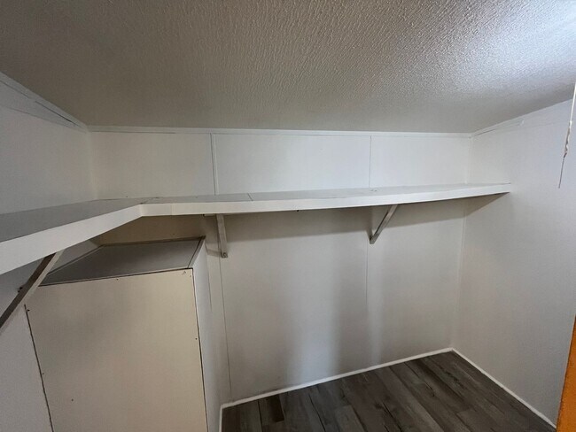 Building Photo - 3 Bed/2 Bath Mobile Home