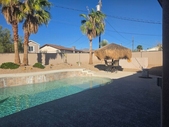 Building Photo - 2325 Palo Verde Blvd N