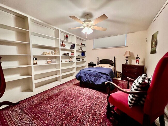 Building Photo - Beautiful shared home in Park Hill