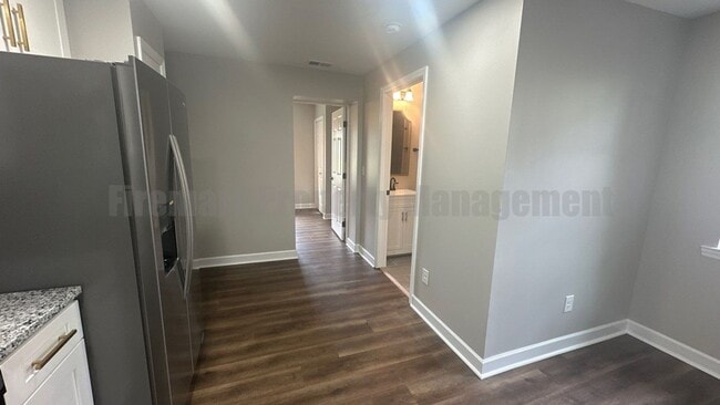 Building Photo - FULLY FURNISHED - Beautiful 1 Bed, 1 Bath Located in Historic Germantown w/ Flexible Lease Terms!