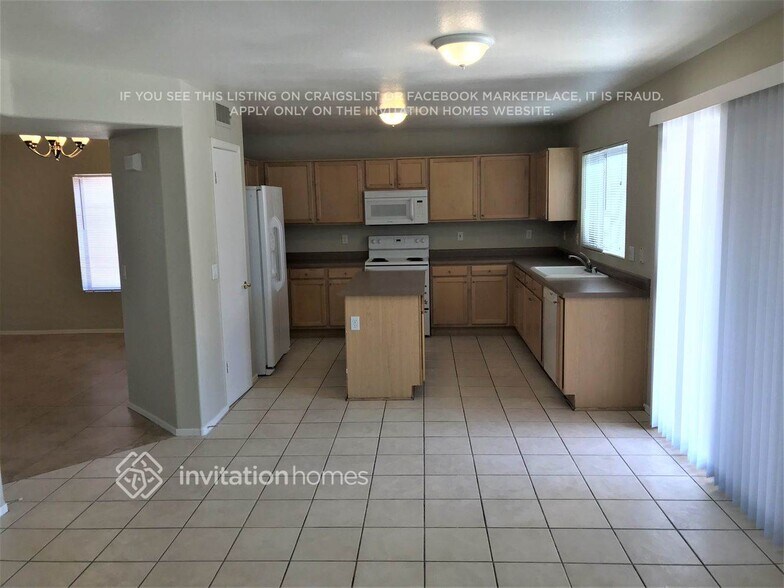 Building Photo - 9318 N 85th Dr