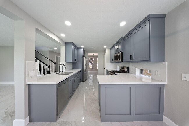 Building Photo - 8311 Sierra Hill Ct