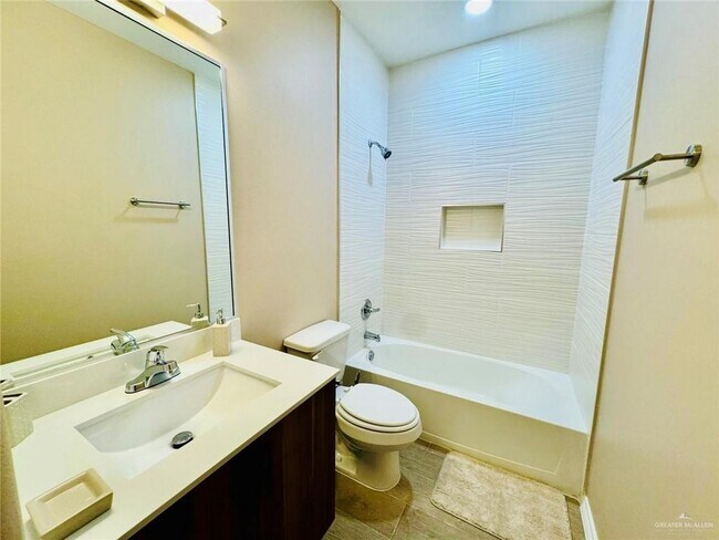 Building Photo - 3013 W Driftwood St