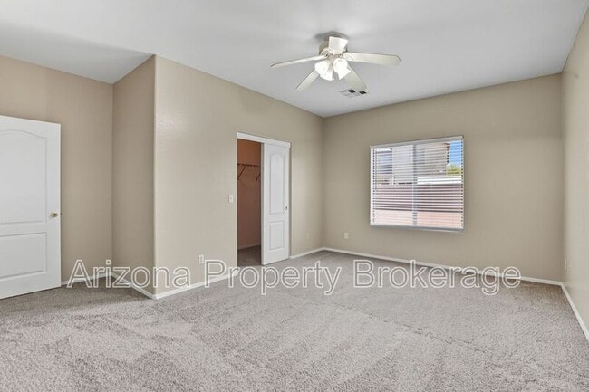 Building Photo - 2219 N 92nd Dl