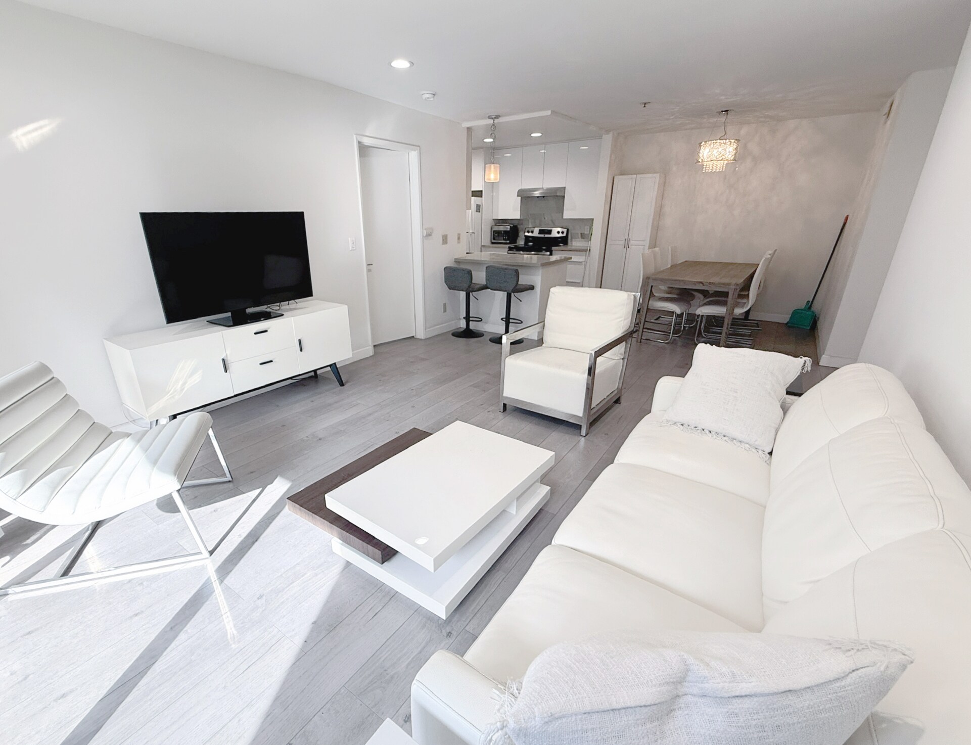 Building Photo - 222 S Central Ave