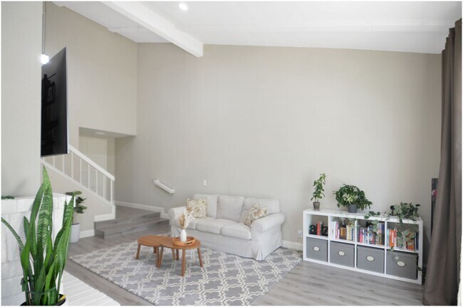 Building Photo - 2 Bedroom Condo In Malvern Creek!