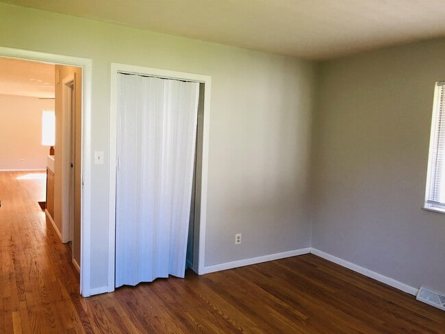 Building Photo - 4244 E Stephens Dr