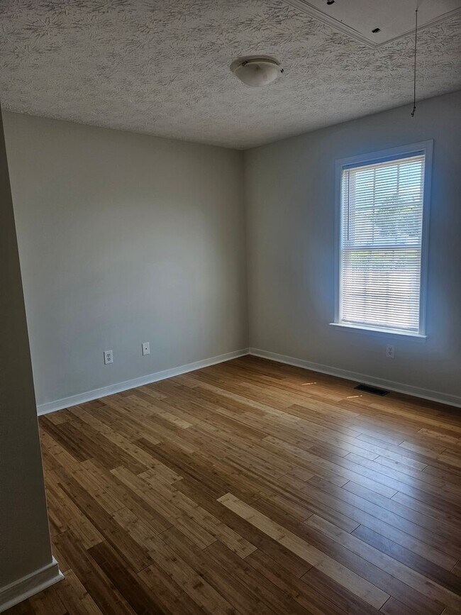 Building Photo - 2524 National St