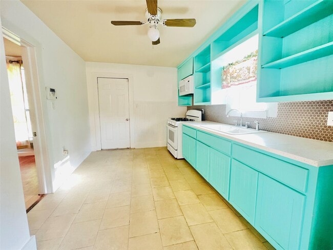 Building Photo - 936 Bennington St