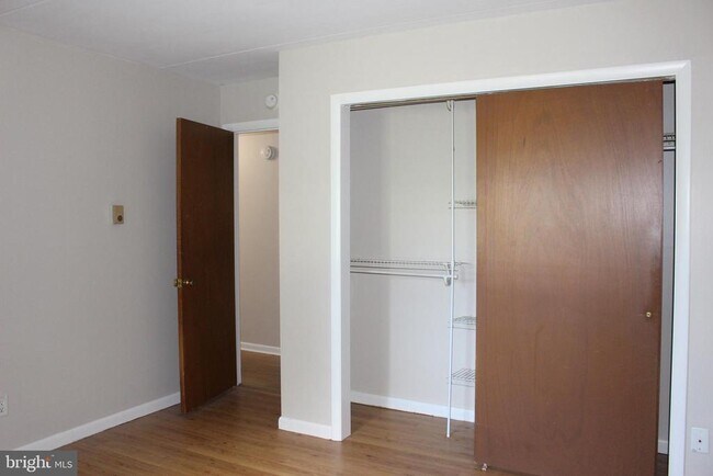 Building Photo - 45 Eisenhower Dr