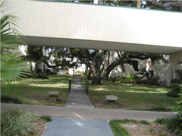 Building Photo - 209 W Miracle Strip Pkwy