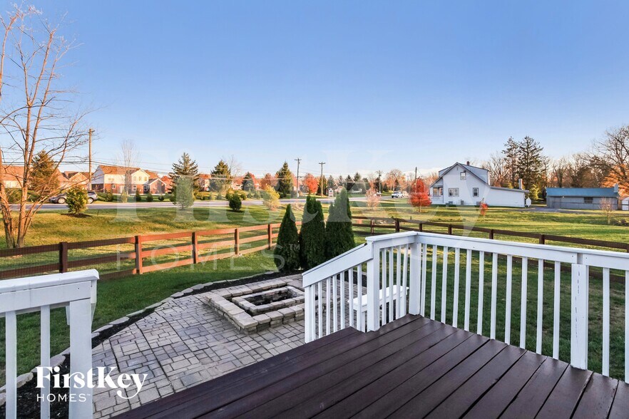 Building Photo - 5222 River Ridge Dr
