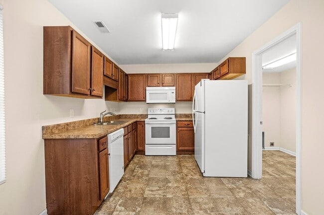 Building Photo - 1355 Macedonia Dr