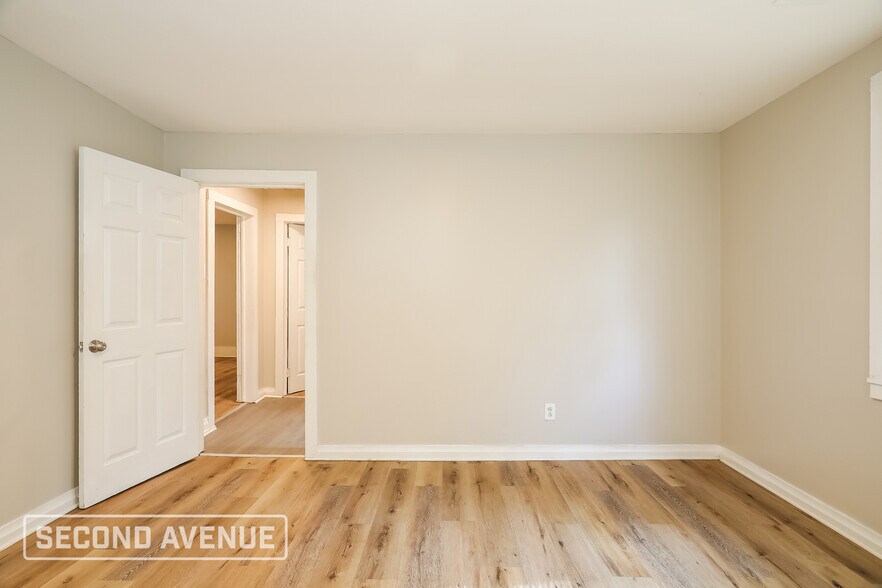 Building Photo - 315 3rd St N