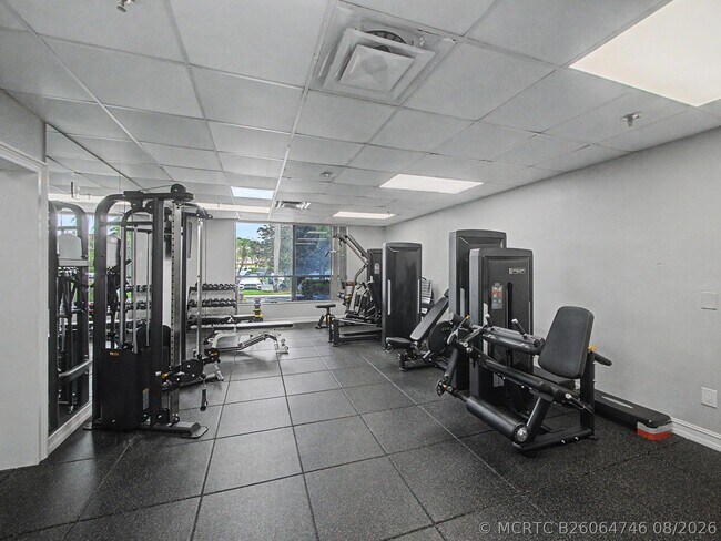 Building Photo - 5154 Oakhill Ln