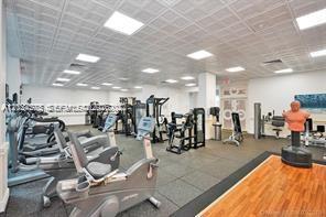 Building Photo - 2030 S Ocean Dr