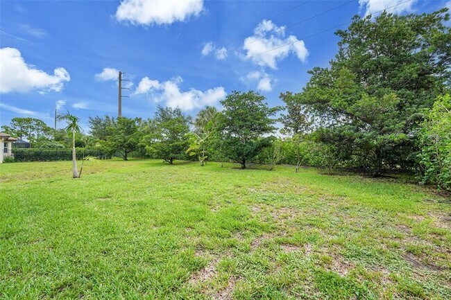Building Photo - 7162 Prudencia Dr