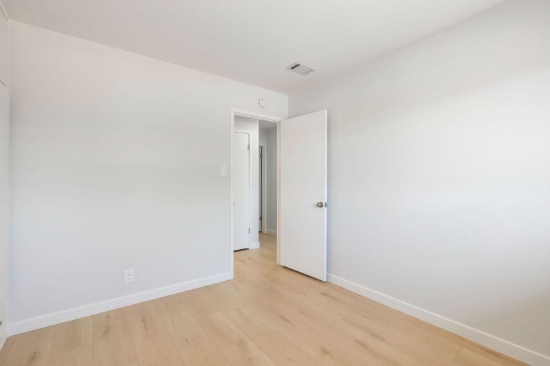 Building Photo - 480 Chinook Ln