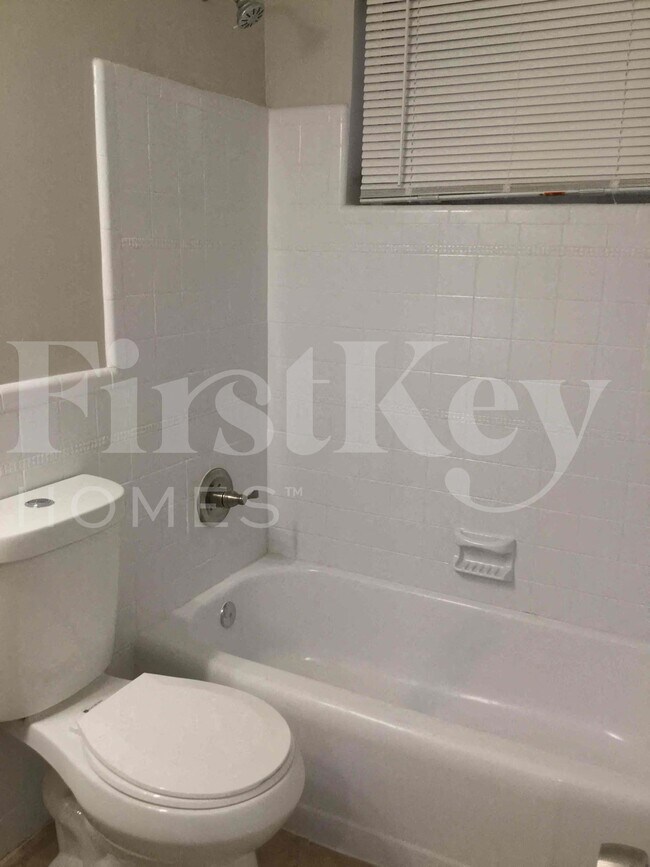 Building Photo - 7925 Indigo St