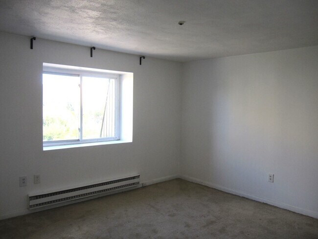 Building Photo - 270 Quarry St