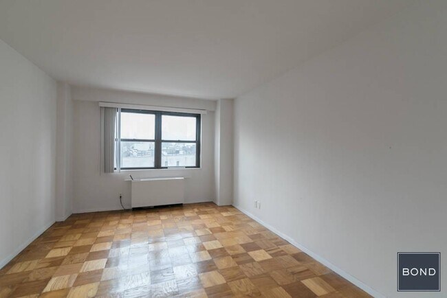 Primary Photo - 400 E 89th St