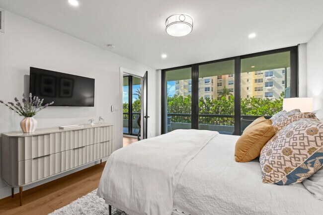 Building Photo - 2660 S Ocean Blvd