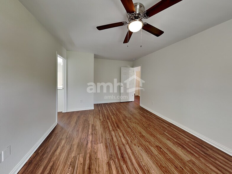 Building Photo - 953 Dorothy Dr