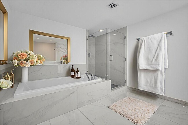 Building Photo - 400 Sunny Isles Blvd