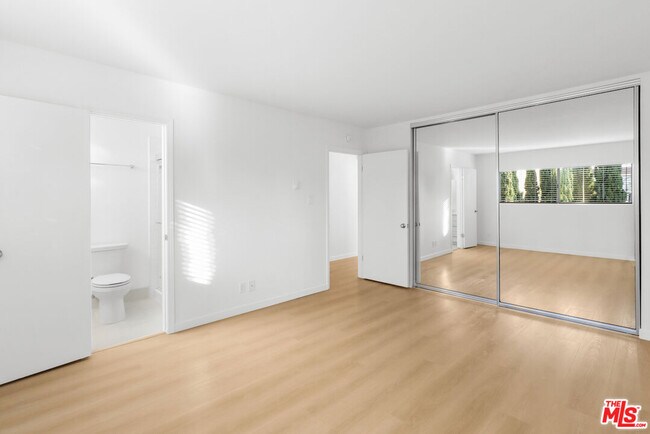 Building Photo - 1114 12th St