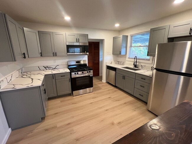 Building Photo - Beautiful 2 Bed/2 Bathroom Home located in Lawrenceville!