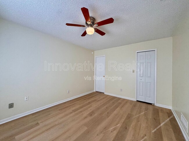 Building Photo - 1005 Bradford Dr