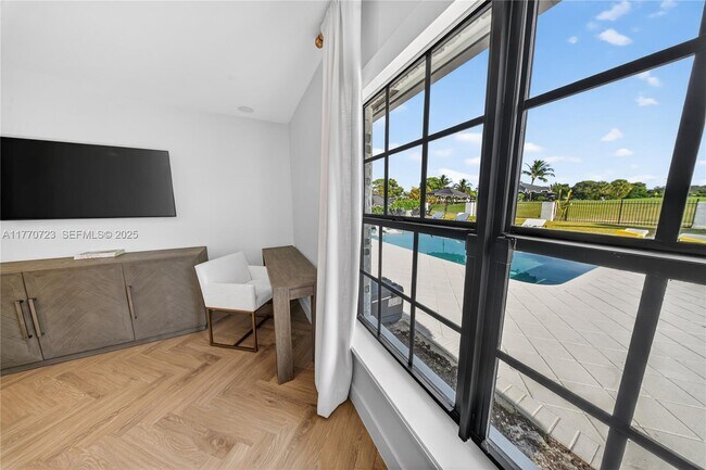 Building Photo - 4312 NE 22nd Ave