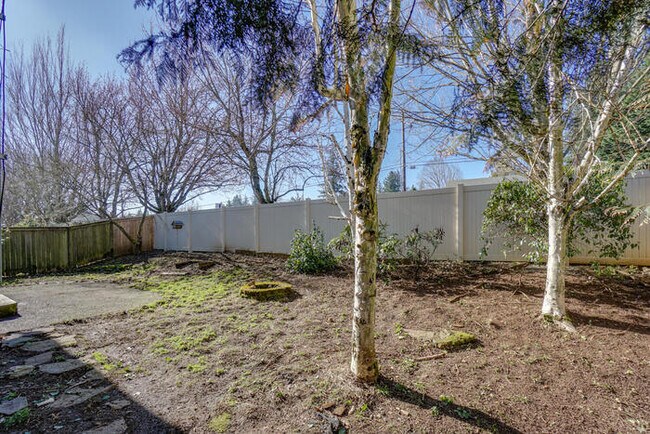 Building Photo - BEAUTIFUL FOUR BEDROOM IN CAMAS