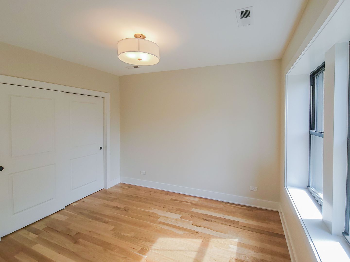 Building Photo - 4855 N Seeley Ave