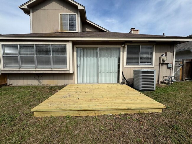 Building Photo - 16163 Golden Sands Dr