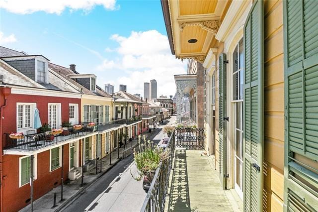 Building Photo - 821 Dauphine St