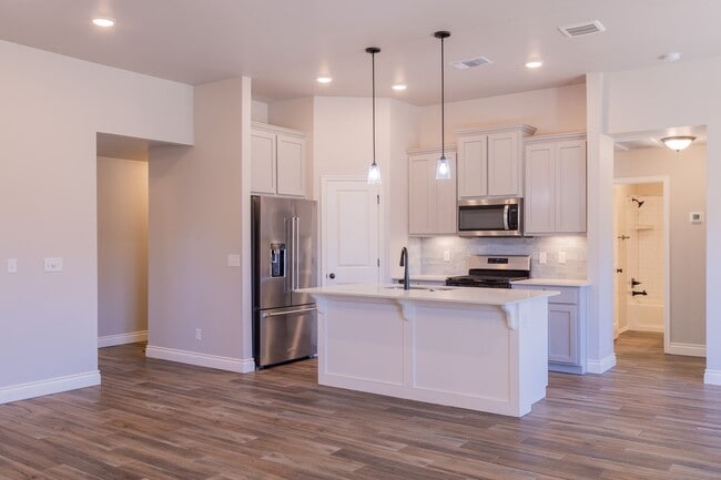 Building Photo - New Home in Moore For Rent