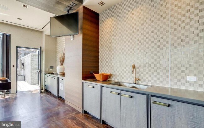 Building Photo - 70 N St SE