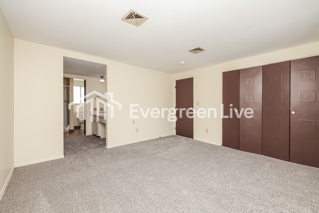 Building Photo - 6420 Larcomb Dr