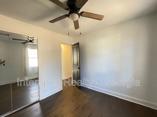 Building Photo - 2867 Joyce Ave