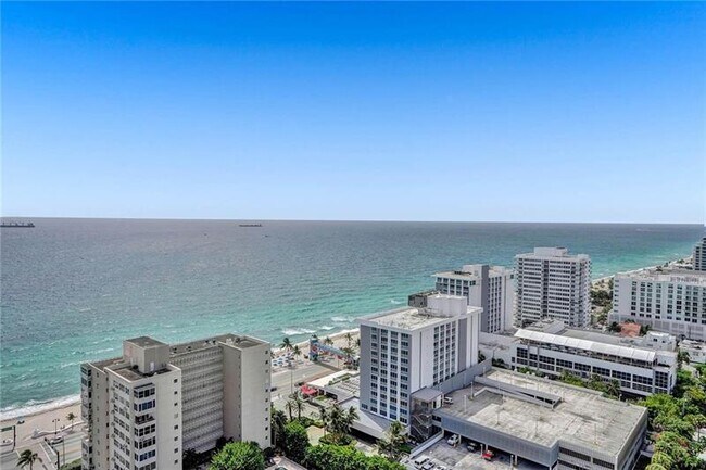 Building Photo - 3101 Bayshore Dr